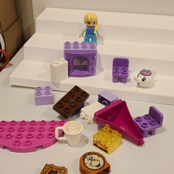 Lego DUPLO Disney Princess Belles Tea Party 10877 Beauty and the Beast with Elsa - Picture 12 of 14